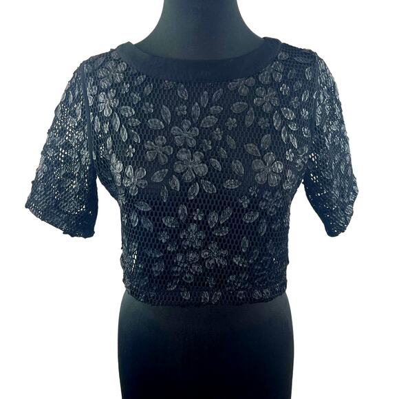 Gracia Tops - GRACIA Black Top Mesh Floral Crew Neck 3/4 Sleeve Back Zip Classic Size Large L